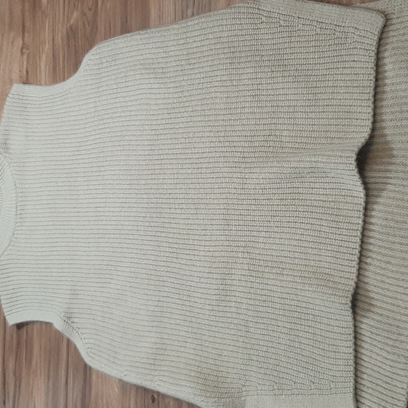 H&M Beige Sweater Vest - Picture 4 of 4